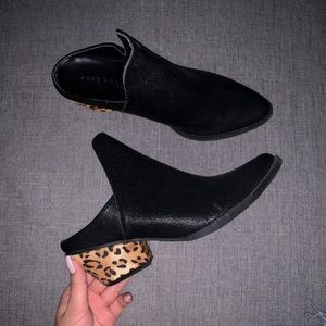 Cheetah heeled black bootie